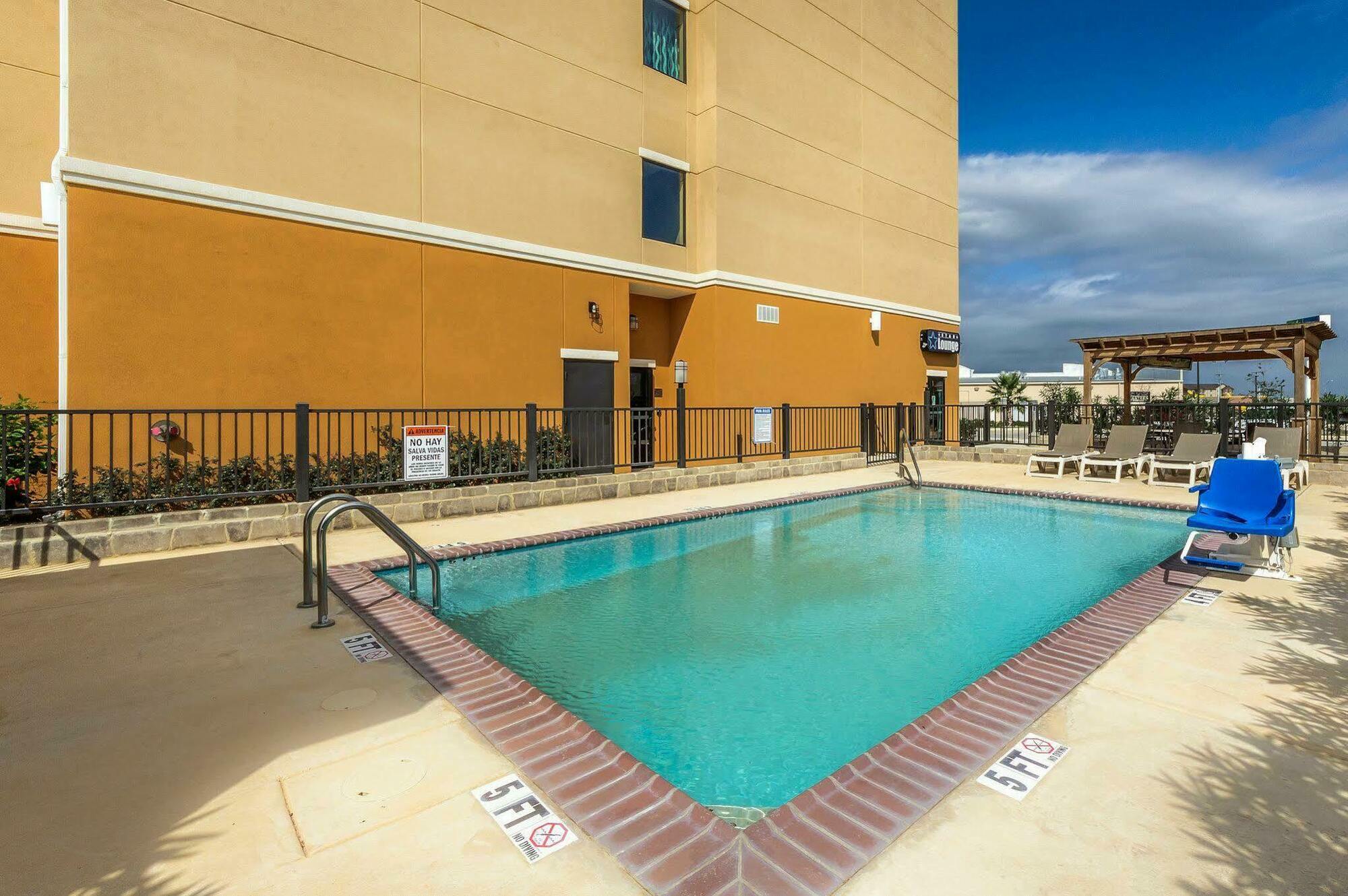 Comfort Suites Cotulla near I-35 Exterior foto